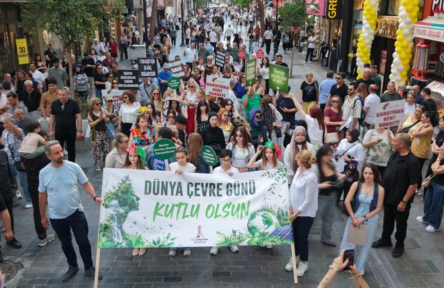 Karşıyaka’da Dünya Çevre Günü etkinlikleri: Atıklar sanata dönüştü