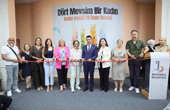 Bayraklı’nın üreten kadınları eserlerini sergiledi
