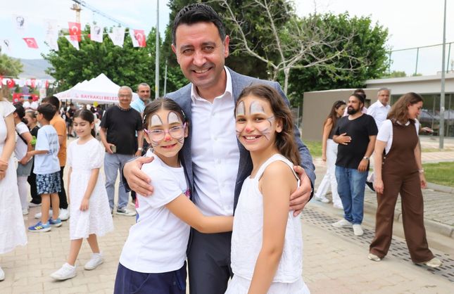 Bayraklı’da öğrenciler atık pil topladı: Dereceye giren okullar ödüllendirildi