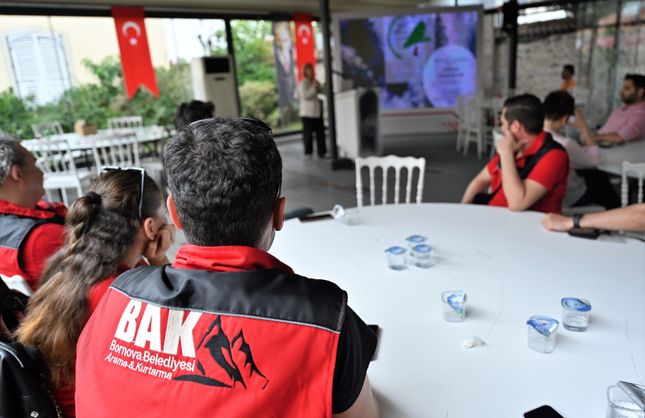 “Afetle mücadelede en güçlü silah bilinçtir”: Bornova’da orman yangınları masaya yatırıldı