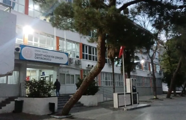 Buca'da yıkım kararı verilen okulda eğitim sürüyor iddiası