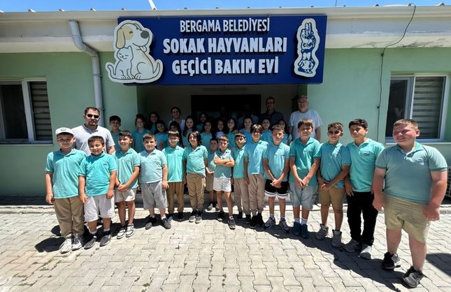 Bergama’da Dünya Çevre Günü etkinliği: Yemek atıkları mamaya dönüştürüldü