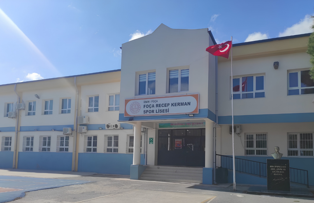 Bakanlığın İzmir’deki lise kapatma kararı tepkilere neden oldu