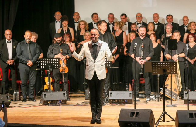 Karşıyaka yaza şarkılarla 'merhaba' dedi