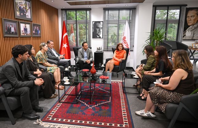 Bornova’da iklim için stratejik iş birliği: Sosyal iklim derneği ile protokol imzalandı