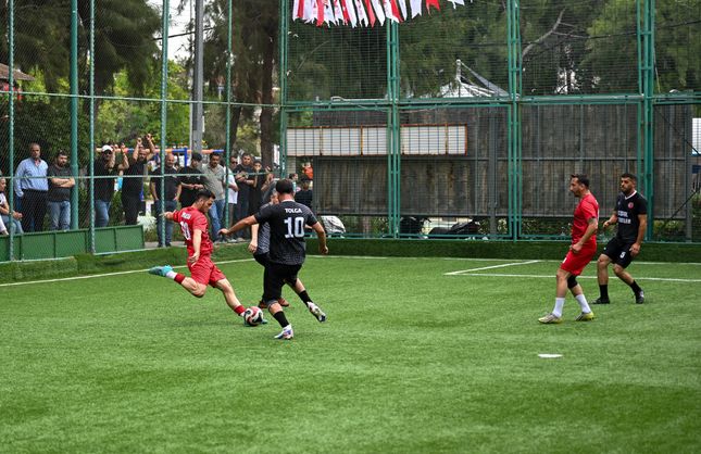 Bornova Belediyesi’nde dostluk kazandı: Şampiyon kırsal hizmetler müdürlüğü