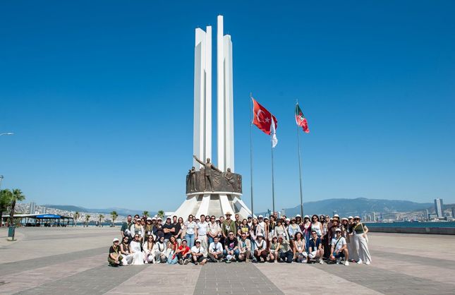 Geleceğin mimarları Karşıyaka’nın tarihi ve kültürel mirasını keşfetti
