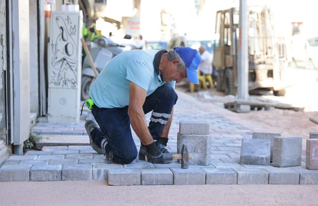 Konak'ta Alsancak sokakları baştan sona yenileniyor