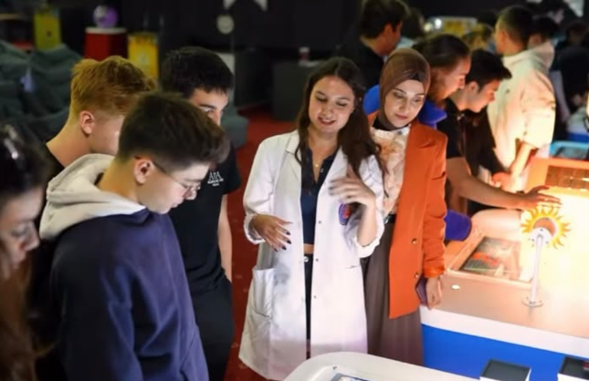 Özel Alsancak Ata Anadolu Lisesi'nden bilimle geleceğe yolculuk