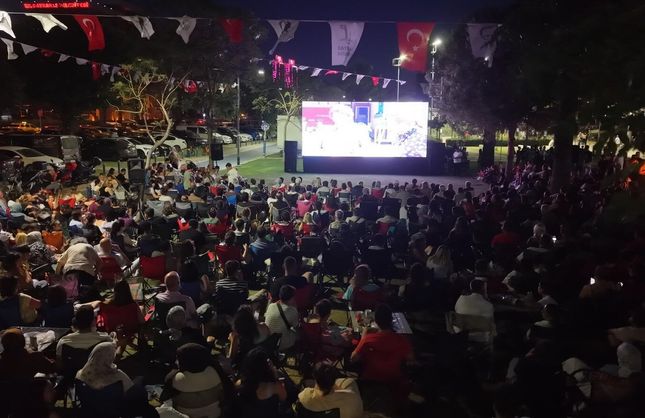 Bayraklı Belediyesi’nin Açık Hava Sinema Günleri "Buz Devri" ile sona eriyor