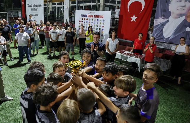 Bayraklı'da U-12 Cup'ta şampiyon belli oldu