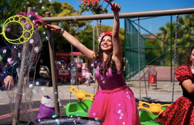 Çeşme’de parklara yaz coşkusu: Şenlikler başladı
