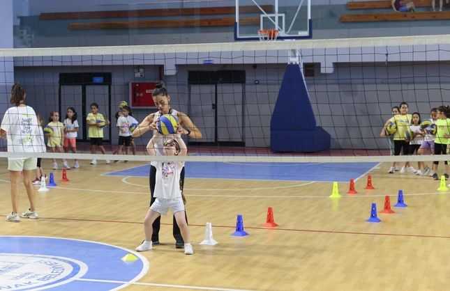 Konak Belediyesi'nin Yaz Spor Okulları kapılarını açtı