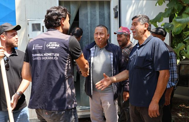 İzmir Büyükşehir'den Tekke'deki üreticilere soğuk hava deposu desteği