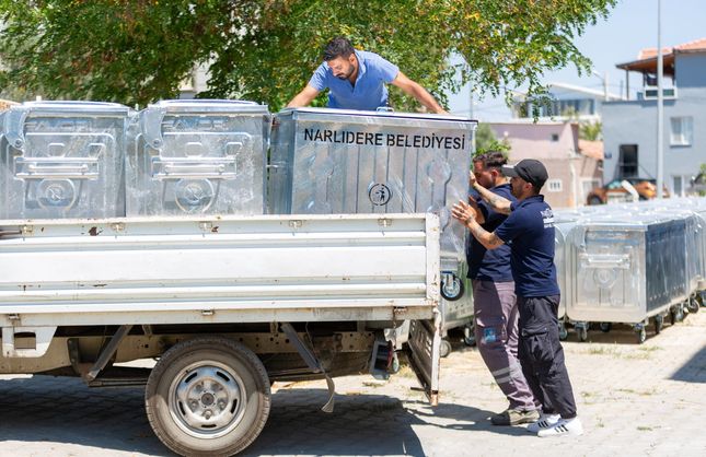 Narlıdere Belediyesi'nden 200 konteynerlik çevre hamlesi