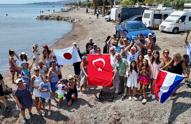 Akarca’da çevre için el ele: Bokashi Topları denize bırakıldı