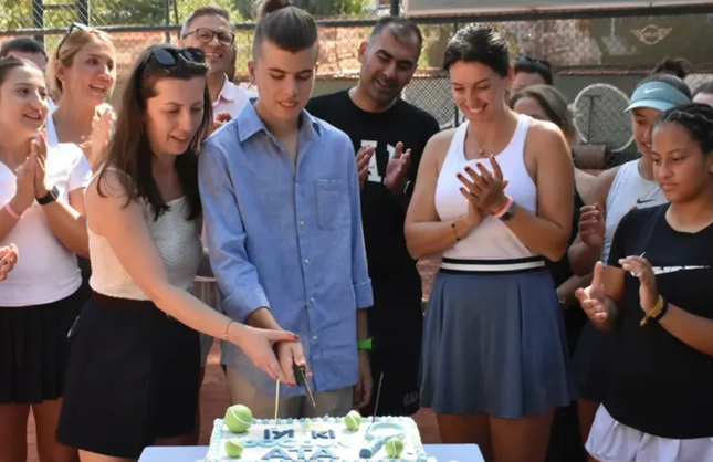 Milli tenisçi Ata’nın doğum günü İzmir’de tenis turnuvasıyla kutlandı