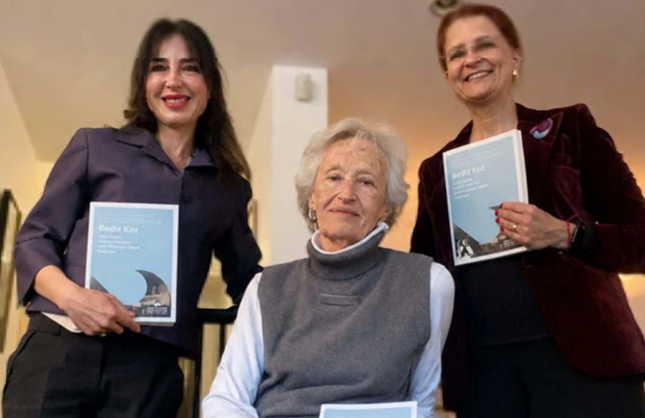 İzmirli akademisyenlerden 90 yıllık tasarım yolculuğuna ışık tutan kitap