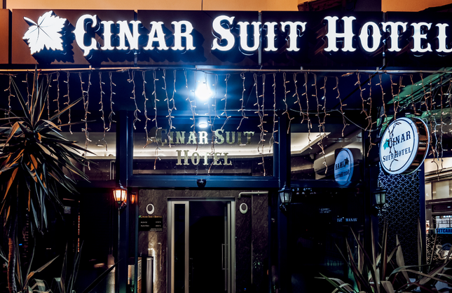 İzmir'de konaklama arayanların adresi: Çınar Suit Hotel konumuyla öne çıkıyor