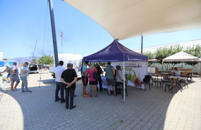 İzmir Büyükşehir’den Efes Selçuklu incir üreticisine kerevet desteği