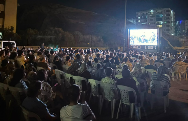 Çiğli’de Mahalle Sinema Günleri 2 bin 300 kişiyi buluşturdu