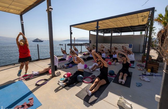 İzmir’de açık havada spor keyfi: Marina’da dersler sürüyor