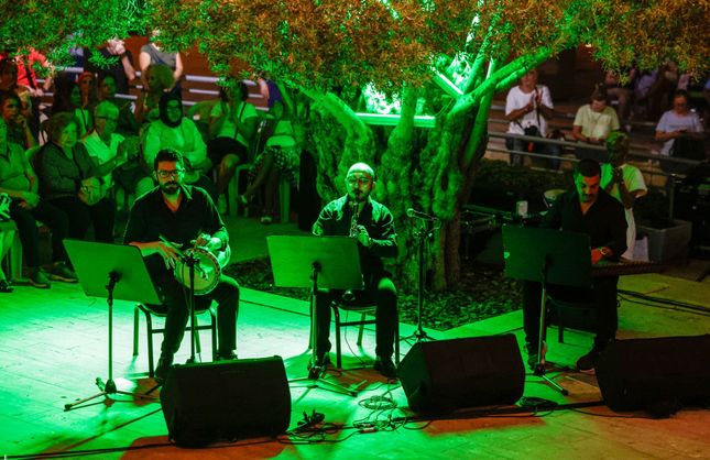 İzmir’de “Zeytin Altı”nda musiki gecesi