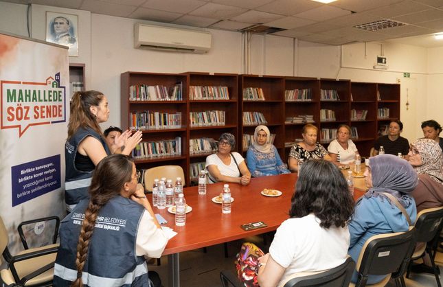 İzmir’de “Mahallede Söz Sende” buluşması: Buca Ufuk Mahallesi’nin talepleri dinlendi