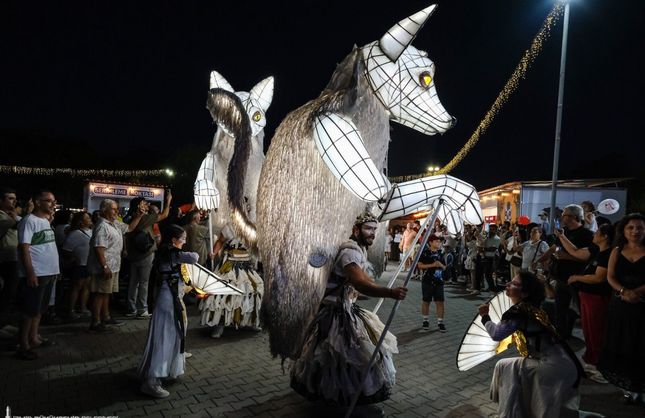 İzmir Enternasyonal Fuarı’nda Fransız gösteri ekibinden görsel şölen!