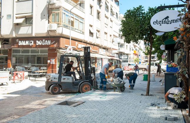 Karşıyaka’da Cemal Bülbül Sokak yenileniyor! Yaya alanları genişletilecek