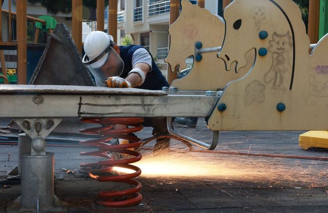 Bayraklı’da 28 park yenileniyor: Oyun alanlarından yürüyüş yollarına kapsamlı revizyon