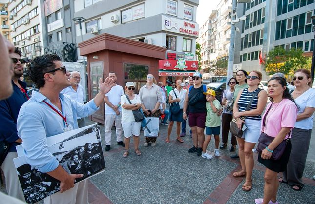 Karşıyaka’da Atatürk’ün izinde tarih yolculuğu: Turlara yoğun ilgi
