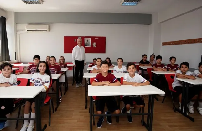 İzmir’deki ‘ikizler okulu’nda dikkat çeken yeni dönem: 9 ikiz daha geldi