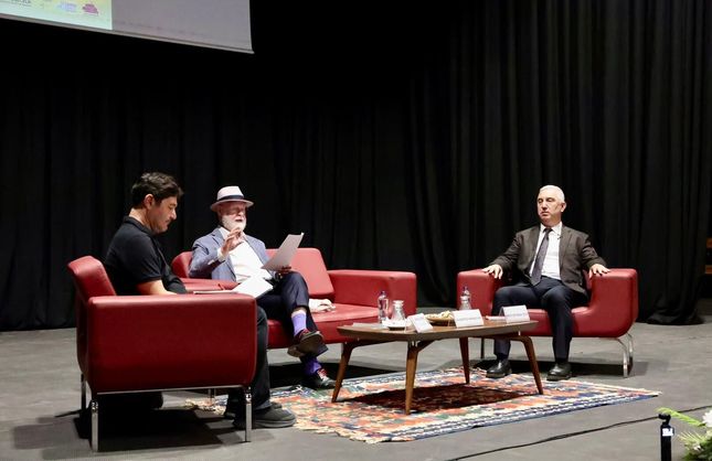 10. İzmir Uluslararası Edebiyat Festivali Bergama’da: Alberto Manguel okurlarla buluştu