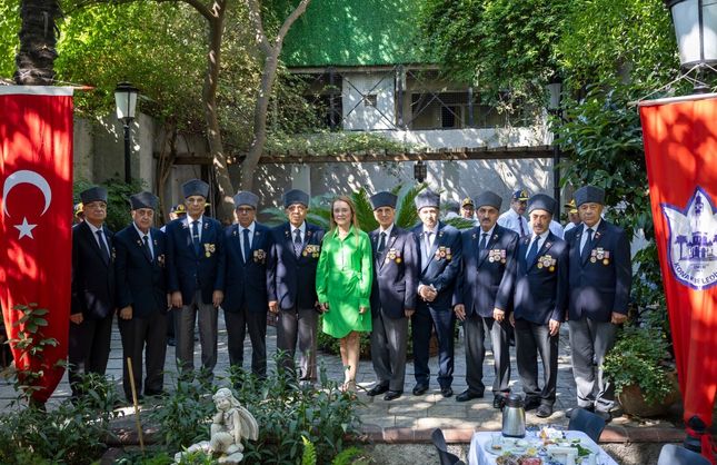 Konak’ta Gaziler Günü buluşması: Başkan Mutlu’dan birlik ve dayanışma mesajı