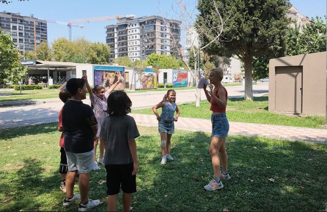 Bayraklı’da çocuklar yaz tatilini atölyelerle değerlendirdi