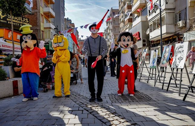 Bayraklı’da çocuklar sanat ve mizahla buluştu