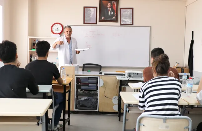Bayraklı’da mezunlara ücretsiz YKS hazırlık desteği