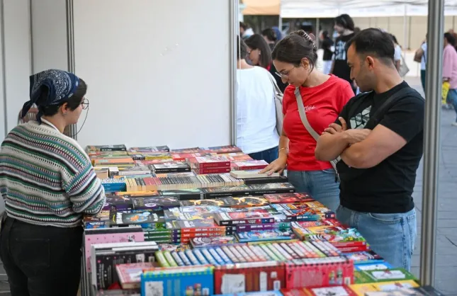 Bornova’da 790 bin kitaplık Homeros Kitap Günleri başladı