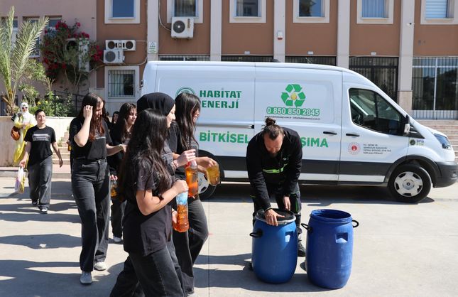Buca'da 120 bin litreden fazla atık yağ geri dönüşüme kazandırıldı
