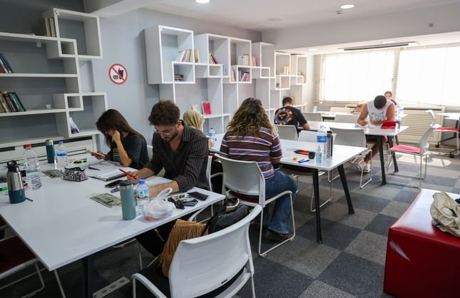 Buca’da üniversitelilere tam destek: Gençlik merkezleri yeni döneme hazır