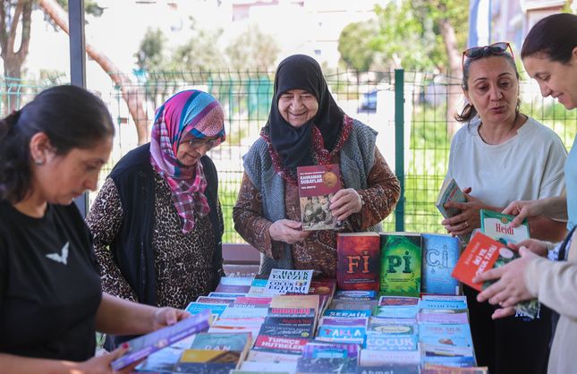Buca’da “Kitap Değişim Günleri” köylere taşınıyor: Bin 908 kitap el değiştirdi