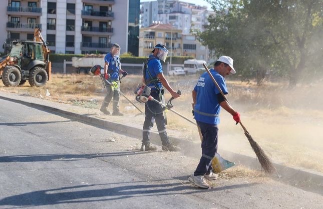 Buca Belediyesi'nden Yenigün Mahallesi’nde temizlik ve bakım seferberliği