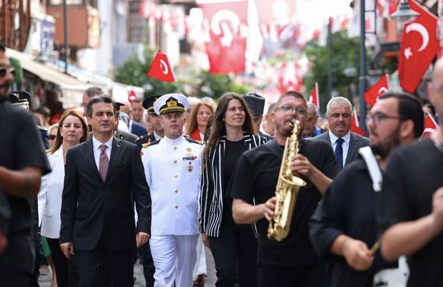 Çeşme’nin düşman işgalinden kurtuluşunun 104. yılı coşkuyla kutlandı