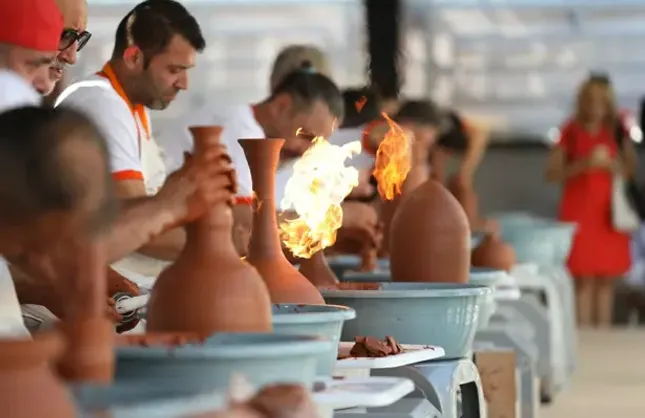 Menemen Çömlek Festivali’nde yıldız geçidi: Edis ve Nil Karaibrahimgil sahne alacak