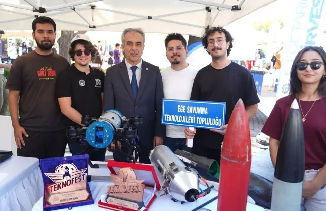 Ege Üniversitesinde öğrenci toplulukları yeni dönem için çalışmalarını tanıttı