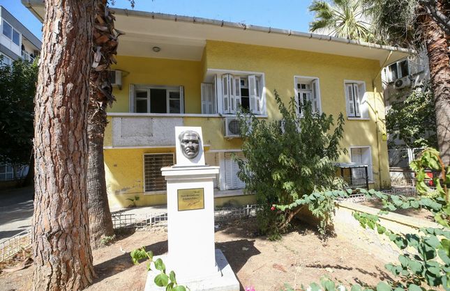 Karşıyaka’da tarihi sağlık merkezi için düğmeye basıldı: Aslına uygun restore edilecek
