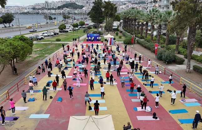 Konaklılar güne yoga ve sporla başladı