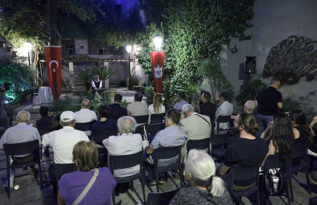 İzmir’in sembol lezzetleri Kemeraltı’nda hayat buluyor: Gastronomi mirası masaya yatırıldı