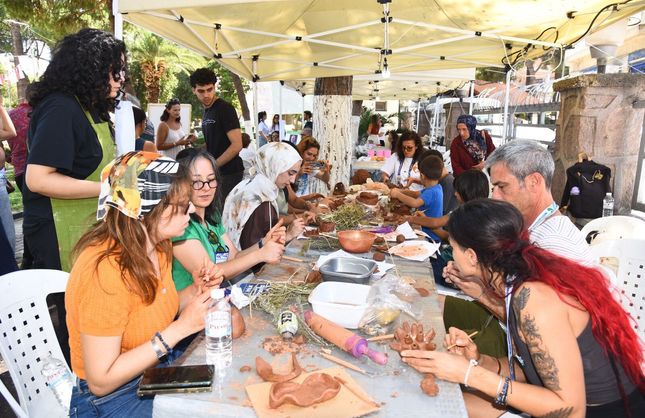 Menemen Çömlek Festivali'nde örnek hareket: Çömlekler deniz canlılarına ev olacak!